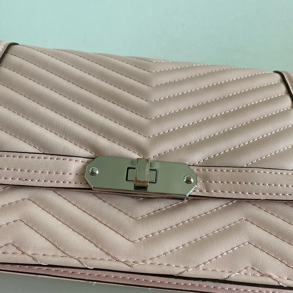 A New Day Crossbody Purse - Picture 3 of 11